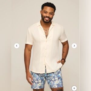 Chubbies Rayon Sunday Shirt The Ivory Notice.  Size Large